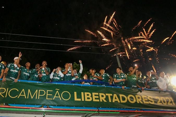Torcedores enviam Palmeiras ao Mundial com festa e clima de