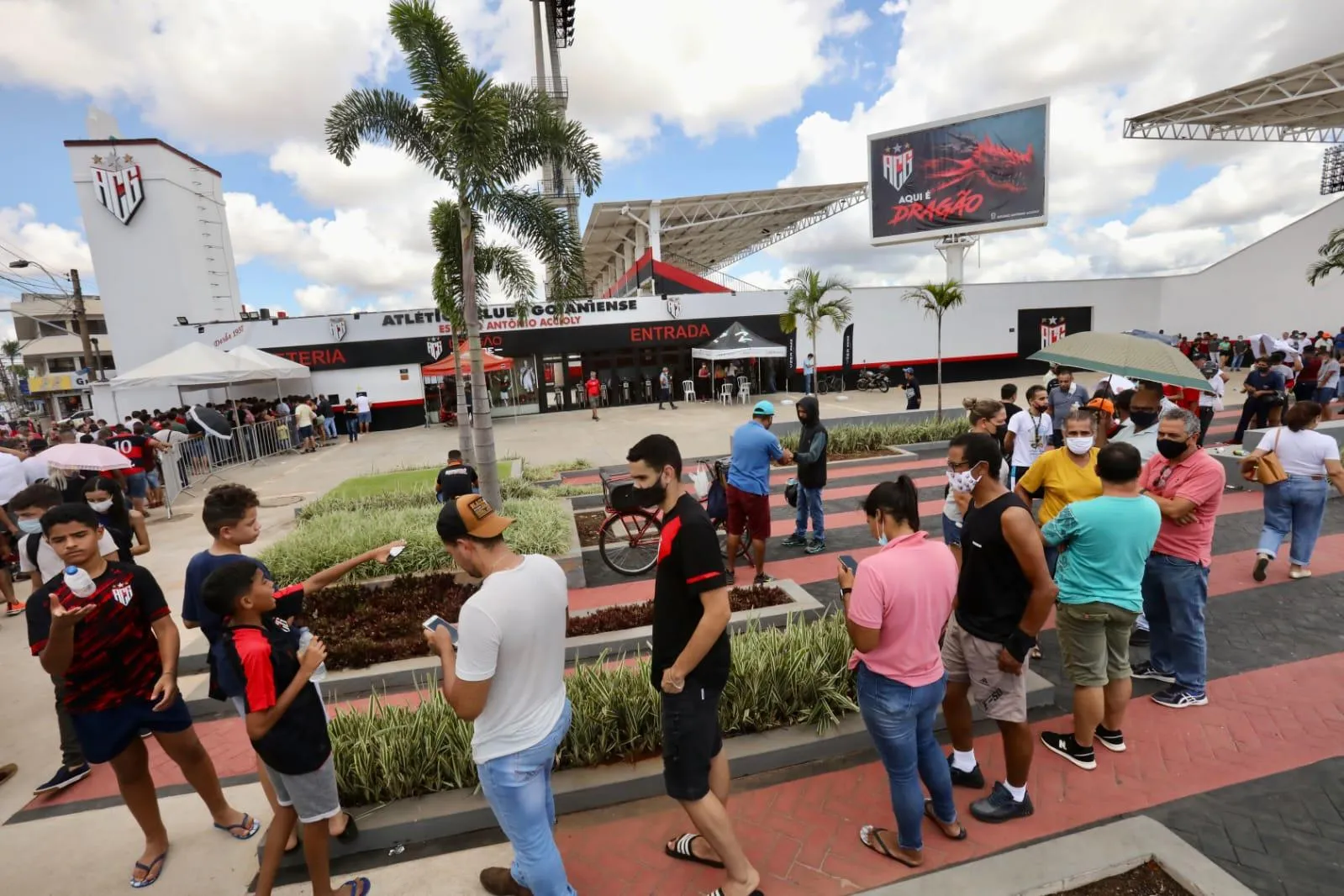 Goiás tem dois desfalques para jogo contra o Botafogo pelo Campeonato  Brasileiro - Fogo na Rede