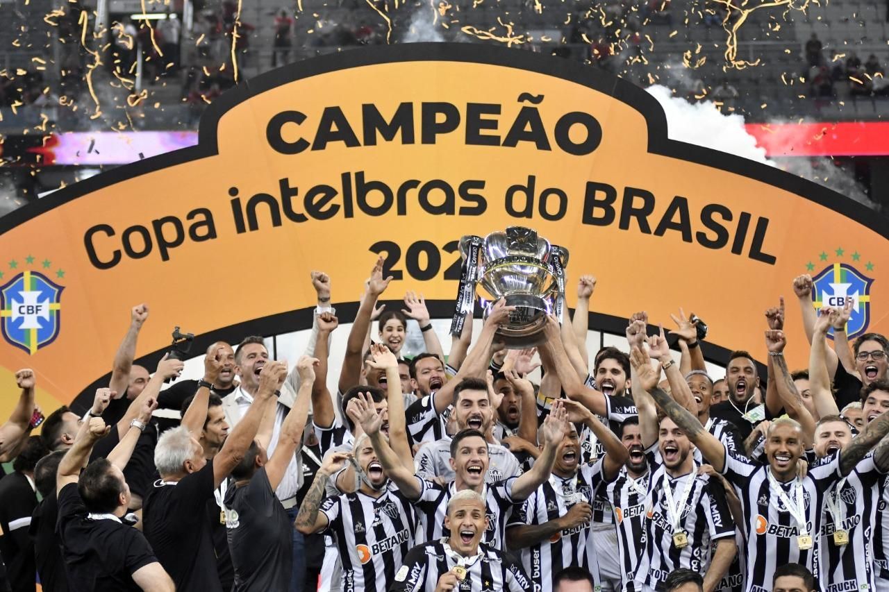 Saiba quanto os principais clubes do Brasil faturaram em premiação este ano  - Folha PE