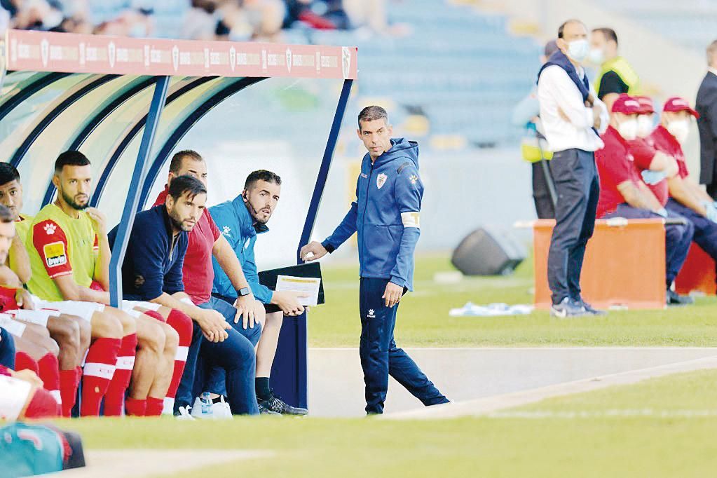 Treinadores portugueses continuam a conquistar títulos de futebol pelo  mundo fora