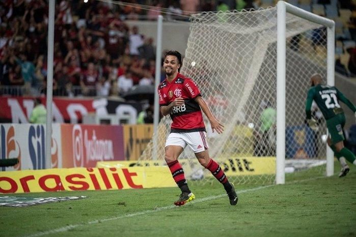 Mesmo sem aparecer, clubes brasileiros continuarão lucrando com