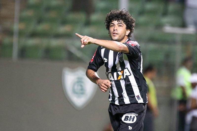 Goiás oficializa a contratação de Luan, campeão da Libertadores com o Galo  - Superesportes