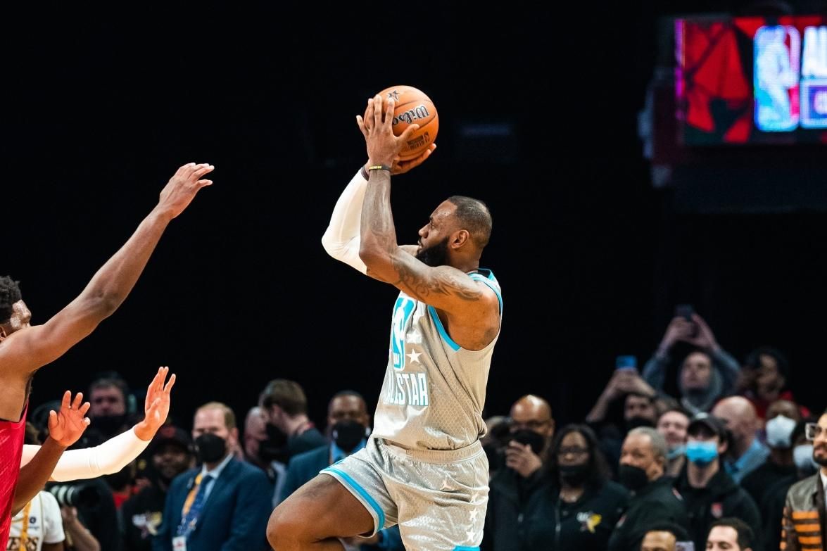 Jordan, LeBron, Kobe, Curry: onde cada uma das lendas da NBA fica