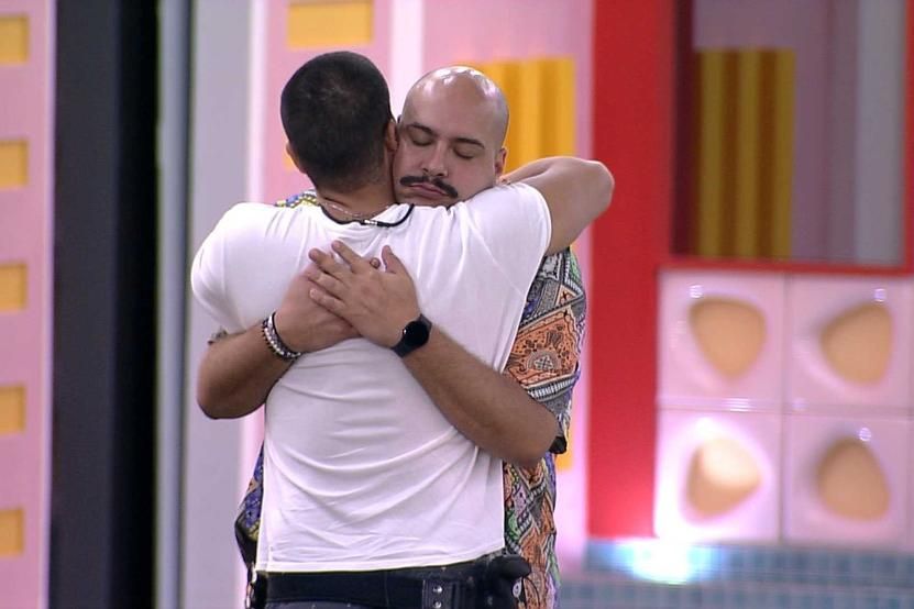 Tiago Abravanel fala mal do BBB22 em show: 'O mais flopado