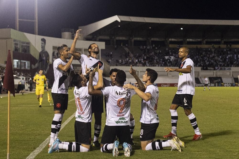 Quem vence o jogo desta terça-feira: Vasco ou Corinthians?, favoritismos