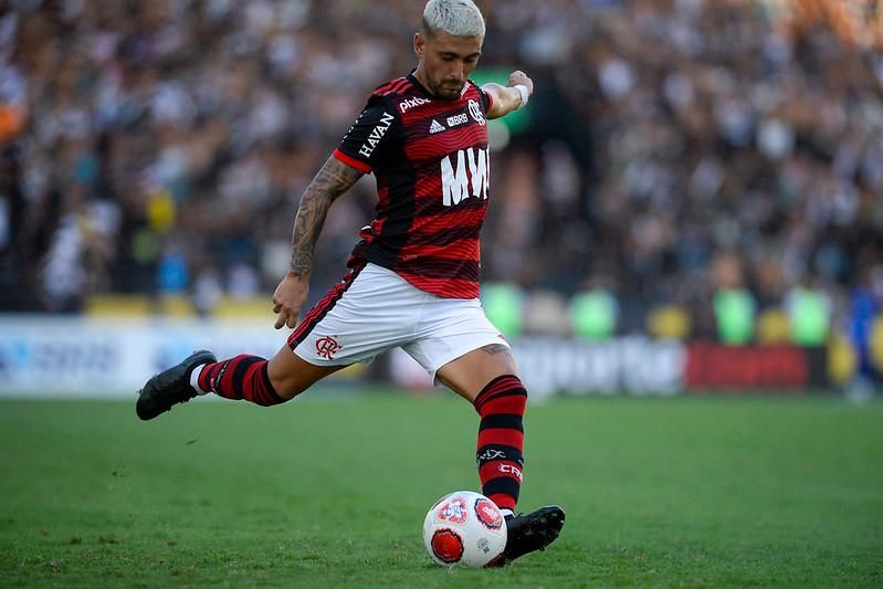 Em alta, Cebolinha decidiu último Flamengo x Atlético no Maracanã