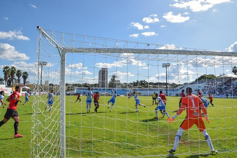 Wesley entra na segunda etapa e soma bons números em empate do