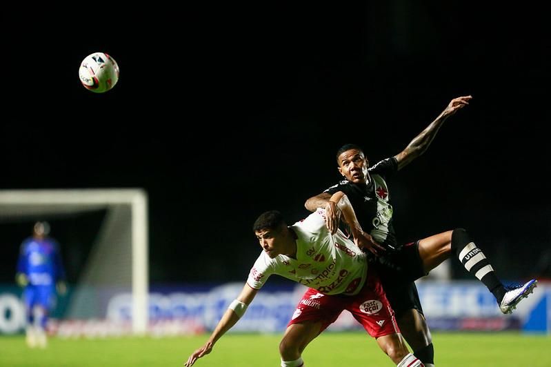 Vasco está invicto há 10 jogos; última derrota foi para o Corinthians, com  o gol de braço de Jô