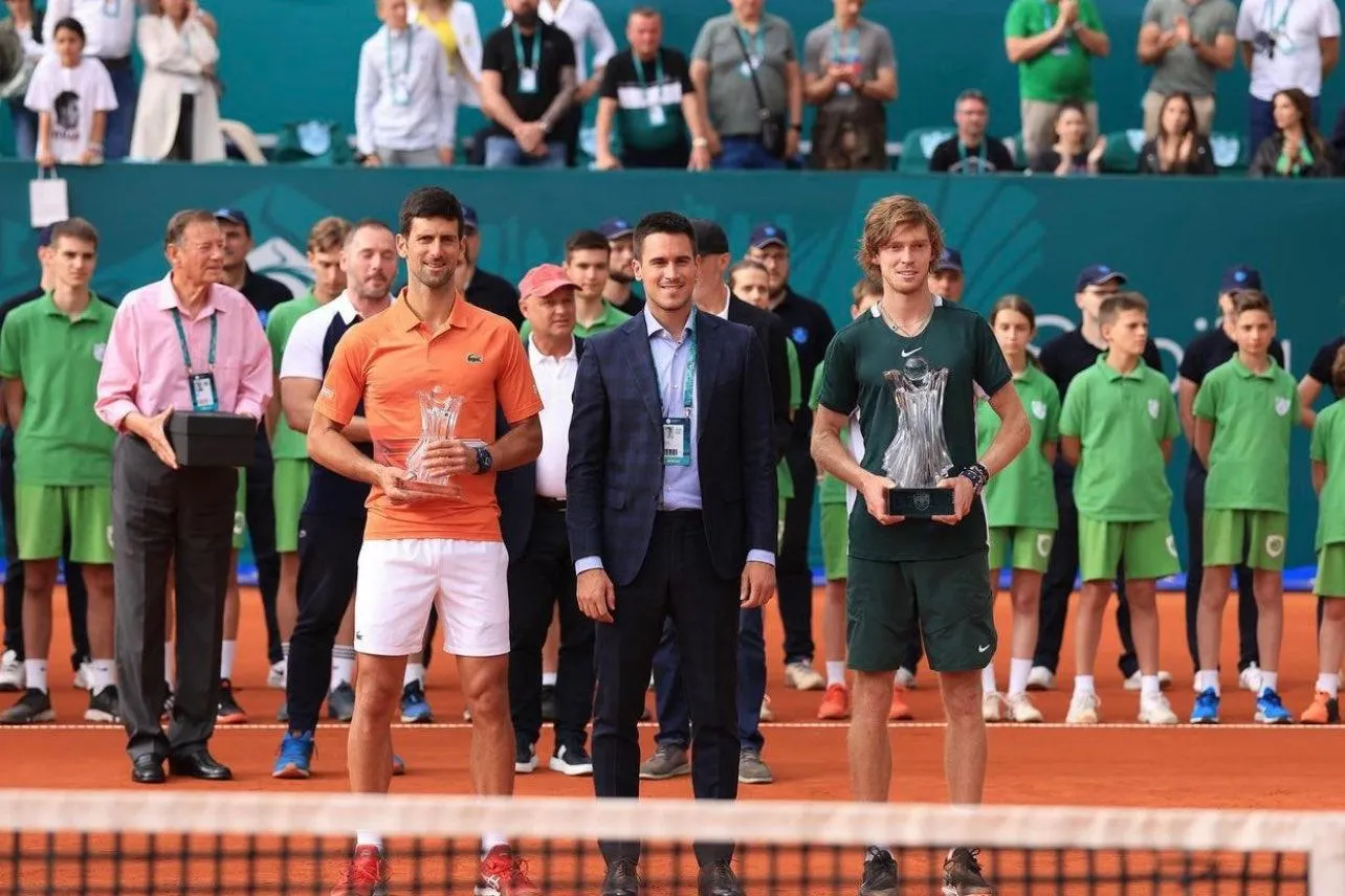 Djokovic tenta liberação para disputar Indian Wells e Miami sem vacina, tênis