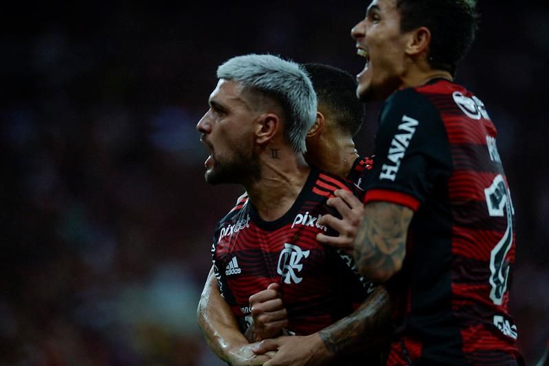 Flamengo vence e elimina Atlético-MG na Copa do Brasil com dois gols de  Arrascaeta