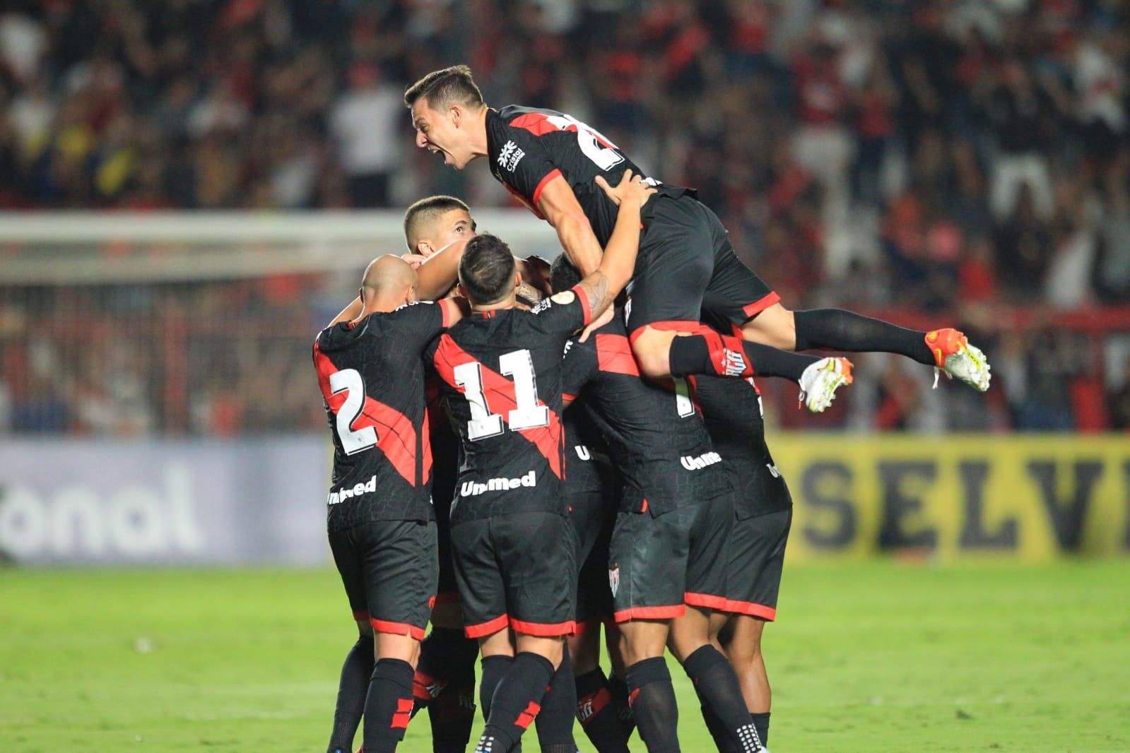 Athletico busca melhor desempenho após sequência de empates em casa para  assegurar vaga na Libertadores.