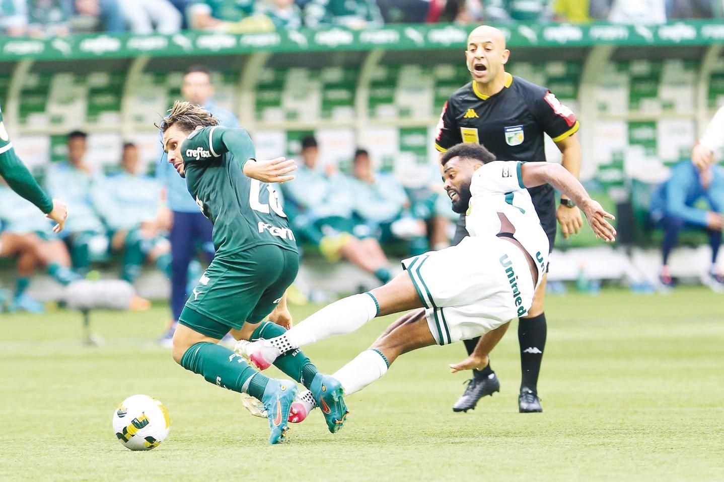 Guarani vence de virada e rouba o lugar do Novorizontino no G-4 da Série B