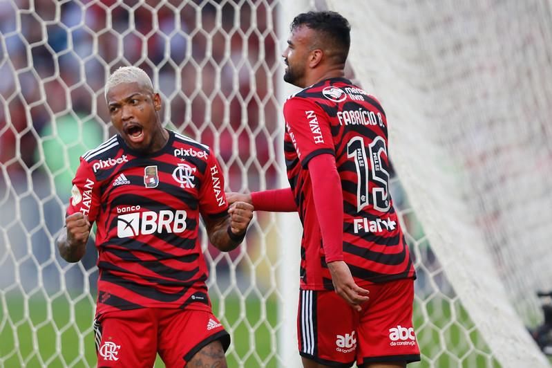 Flamengo e Grêmio entram firme na briga pelo título