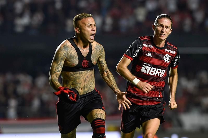 Em alta, Cebolinha decidiu último Flamengo x Atlético no Maracanã
