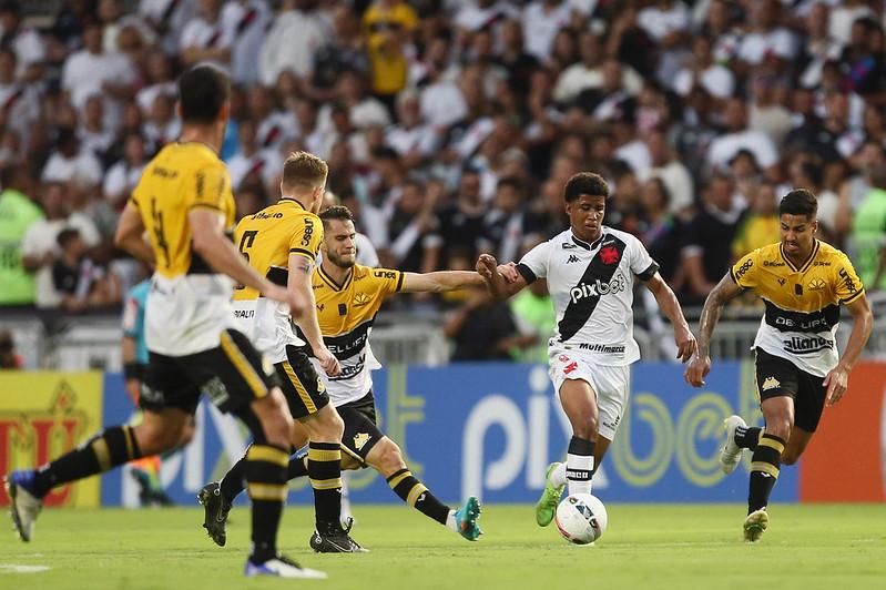Criciúma vence jogando em casa e garante acesso à Série A do Brasileirão
