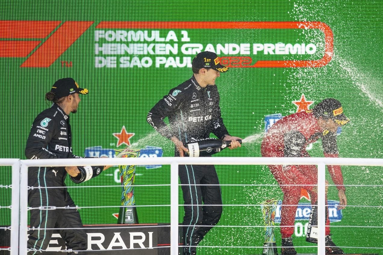 GP Japão F1, TL2: George Russell e Lewis Hamilton mais rápidos do