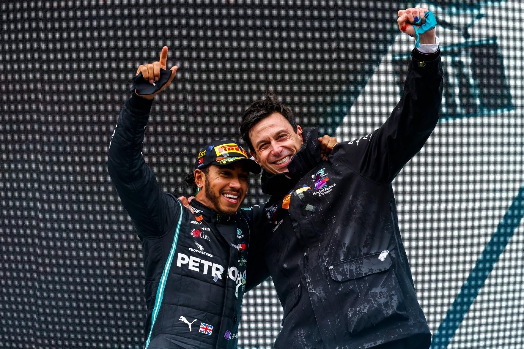 O piloto português que bateu o campeão Hamilton nas pistas