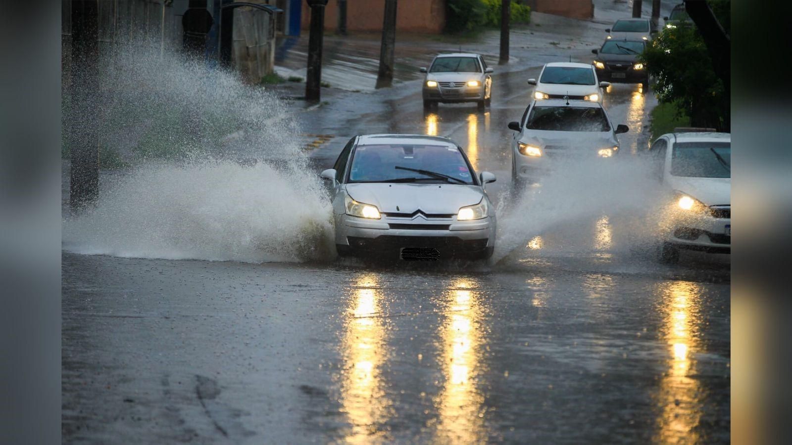 a turma quando acaba a energia na escola: chove chuva, chove sem