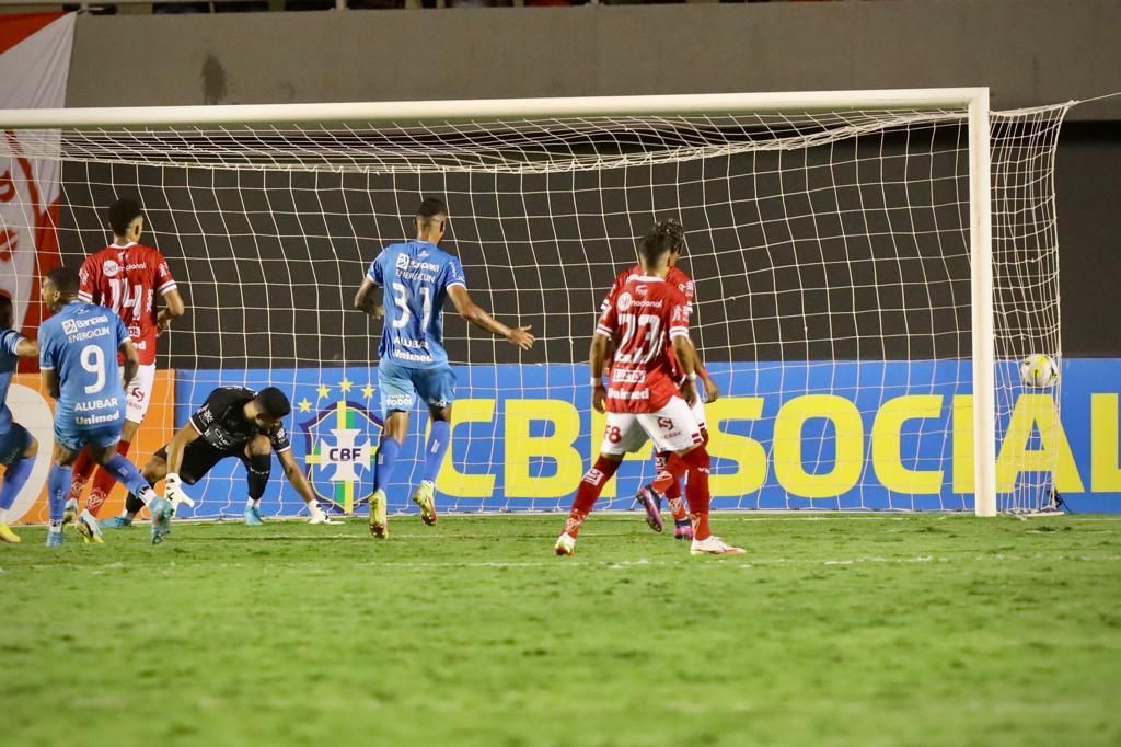 Globo Esporte GO, Vila Nova é derrotado pelo Paysandu e perde sequência de  cinco jogos sem derrota