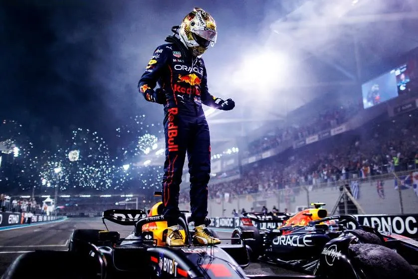F1: Verstappen lidera com folga primeiro treino no Japão