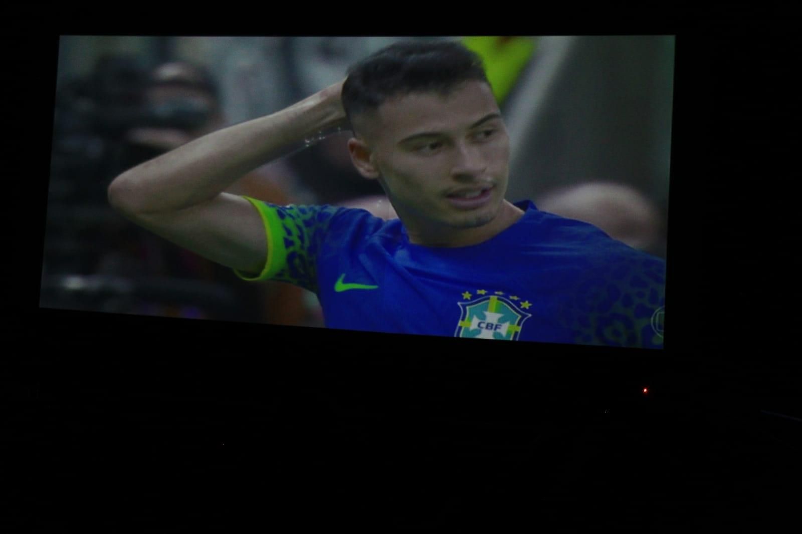 No cinema, torcida goiana lamenta derrota do Brasil, mas aprova experiência