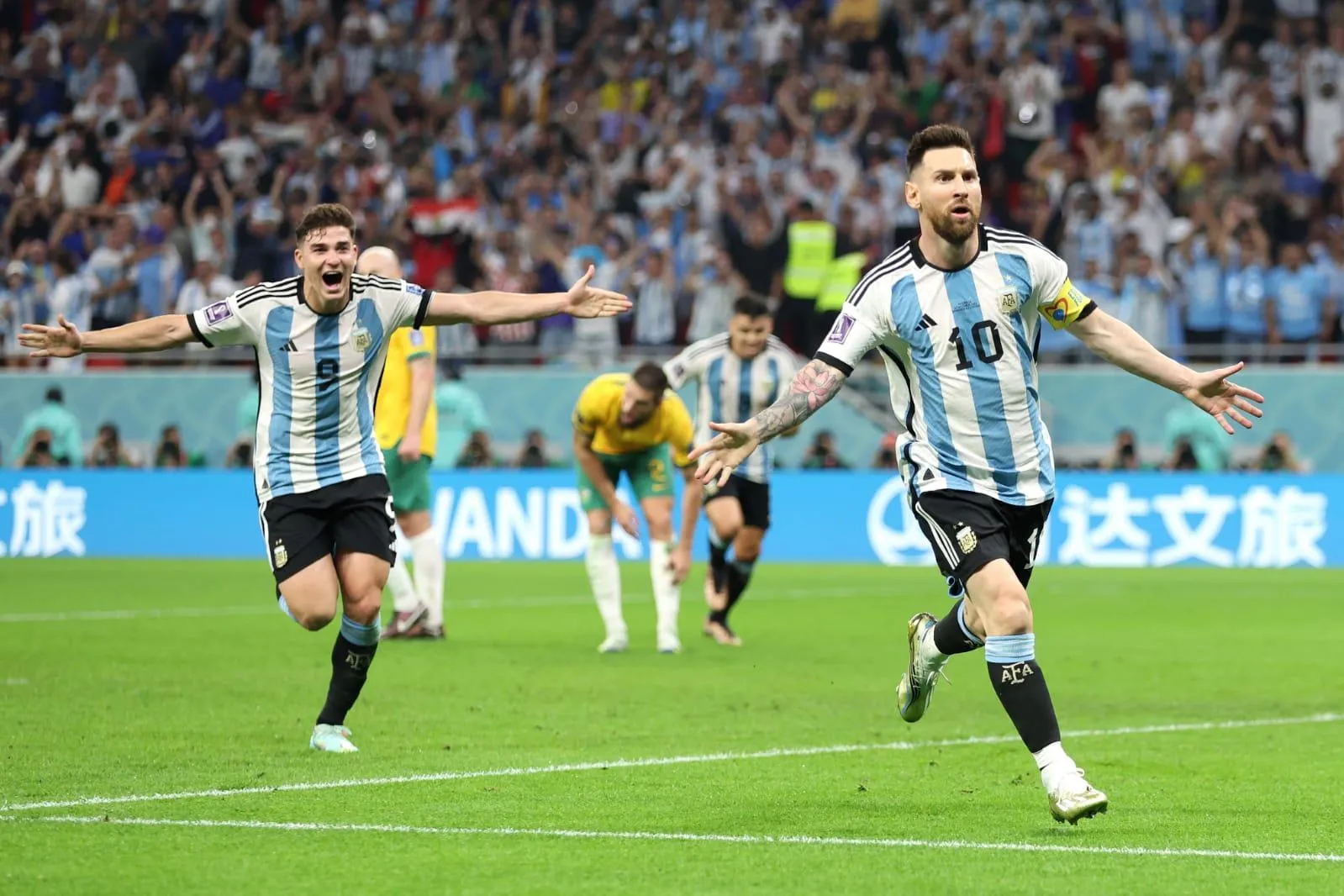 Messi marca, Argentina bate Nigéria no sufoco e pega França nas