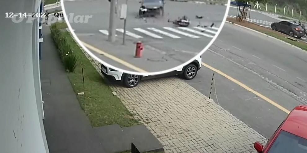 Carro de funerária bate de frente com ônibus e mata motorista em rodovia de  Goiás, Goiás