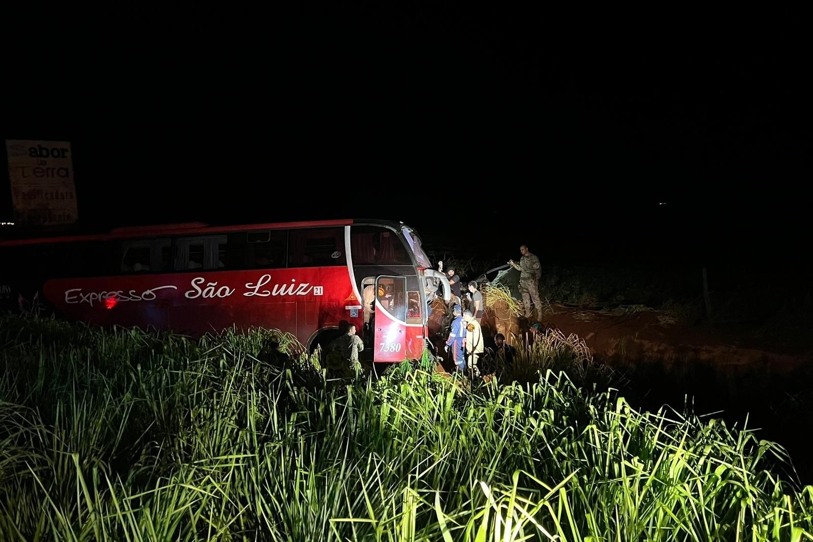 Homem é detido após quebrar vidro de carro de motorista de aplicativo em  Cuiabá, Mato Grosso