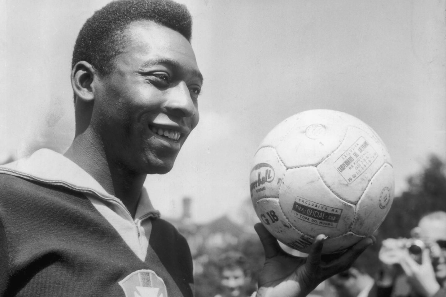 Quer ver Pelé jogando? Assista a 3 jogos históricos do Rei na íntegra