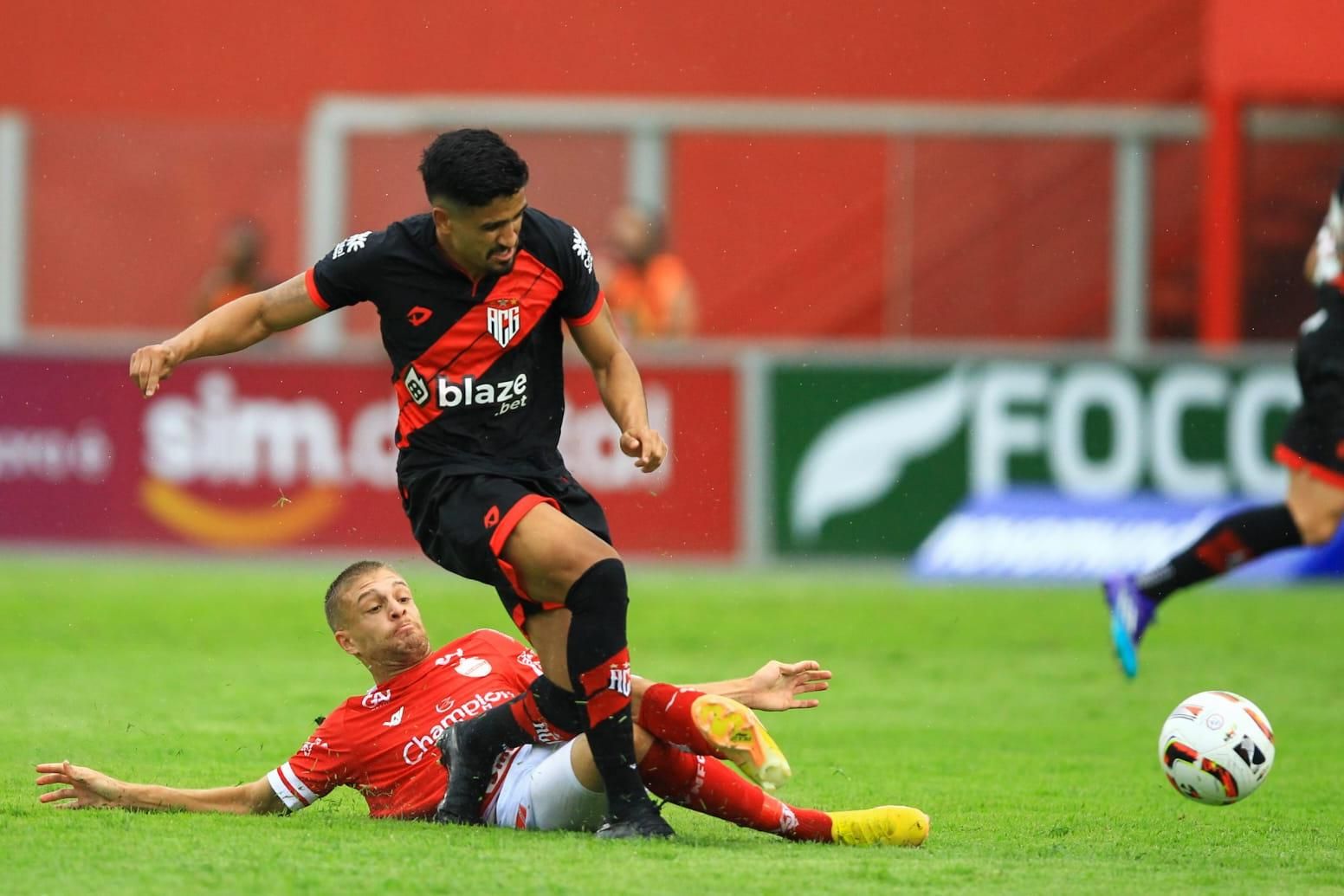 Com empate, Vila Nova aumenta jejum de vitórias no Serra Dourada