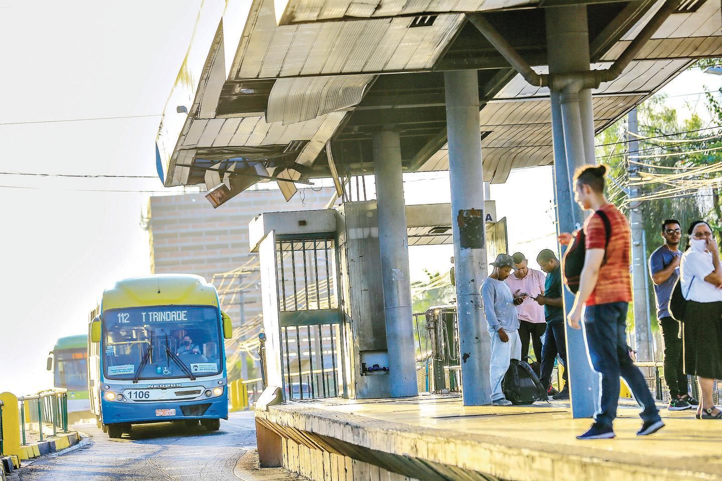 Estações do Eixo estão em situação precária