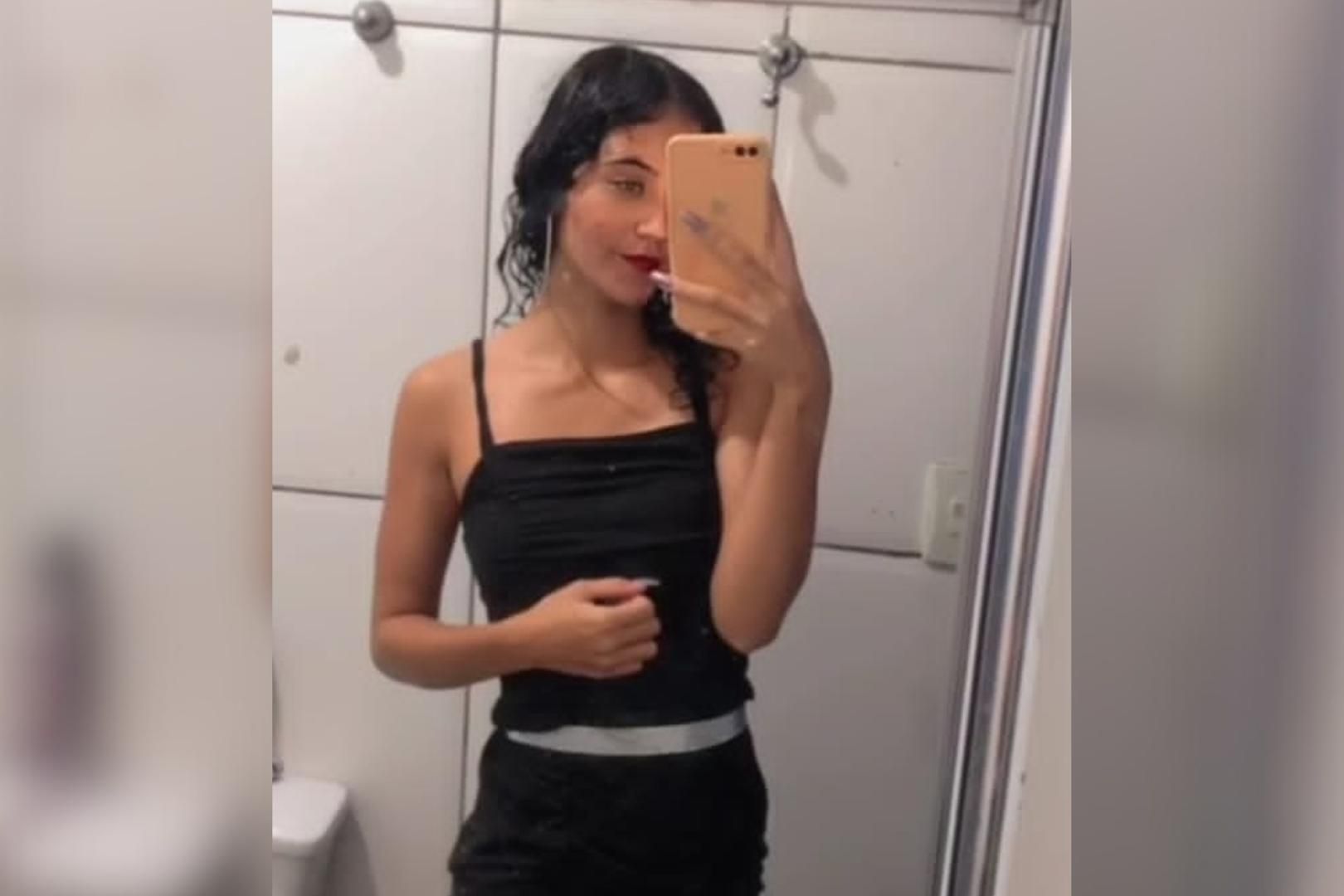 Menina é morta ao ativar flash de celular e ser confundida com PM