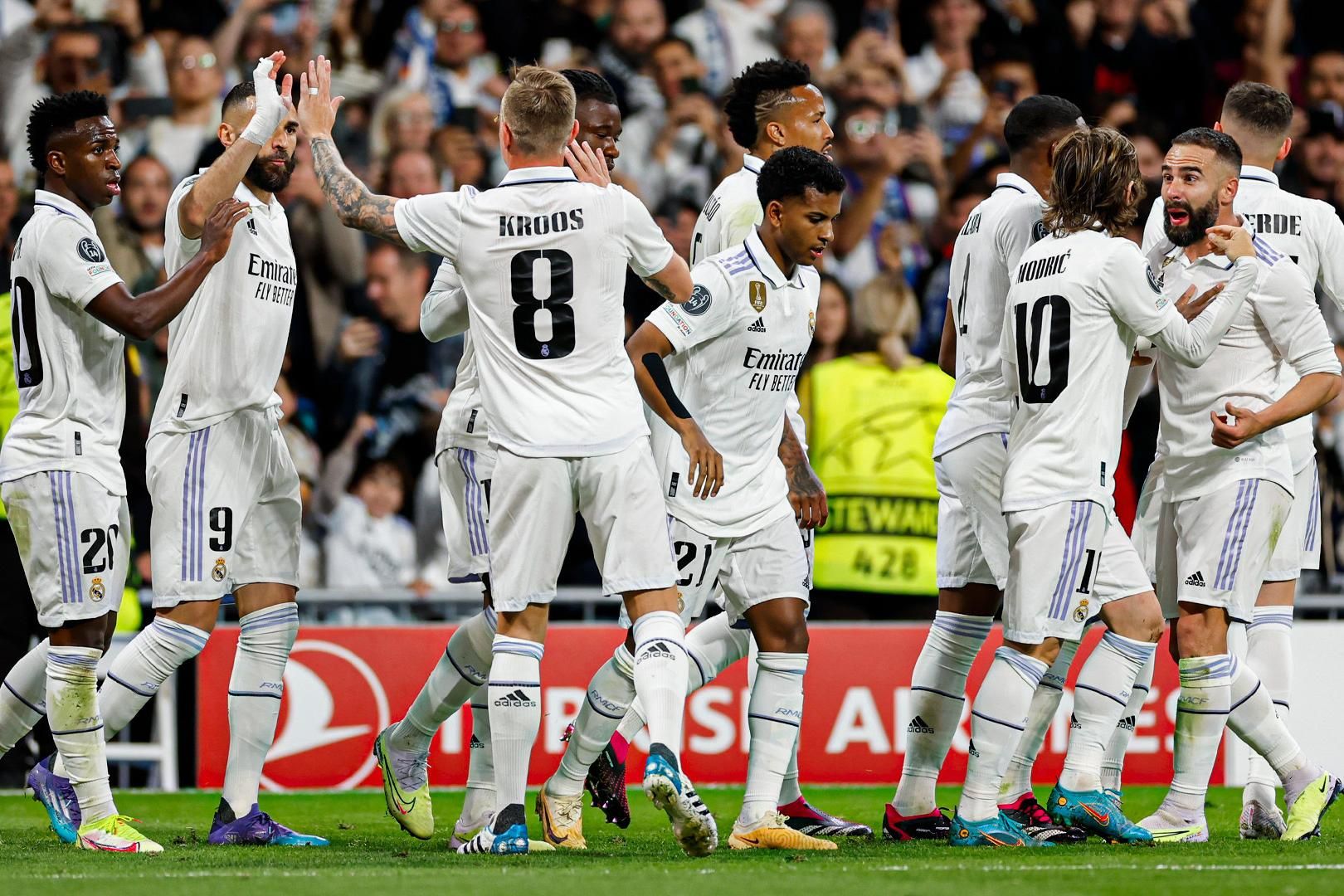 Vini Jr. marca, mas Real Madrid deixa City empatar e para em Éderson no  Bernabéu