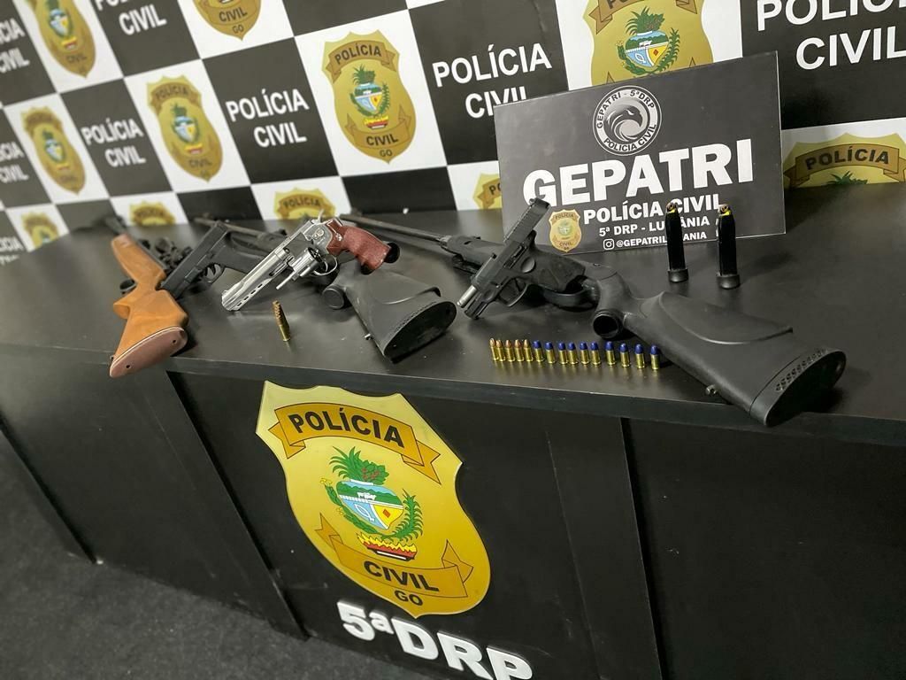 Jovem é presa suspeita de desviar mais de R$ 100 mil da conta do tio idoso  para fazer compras | O Popular