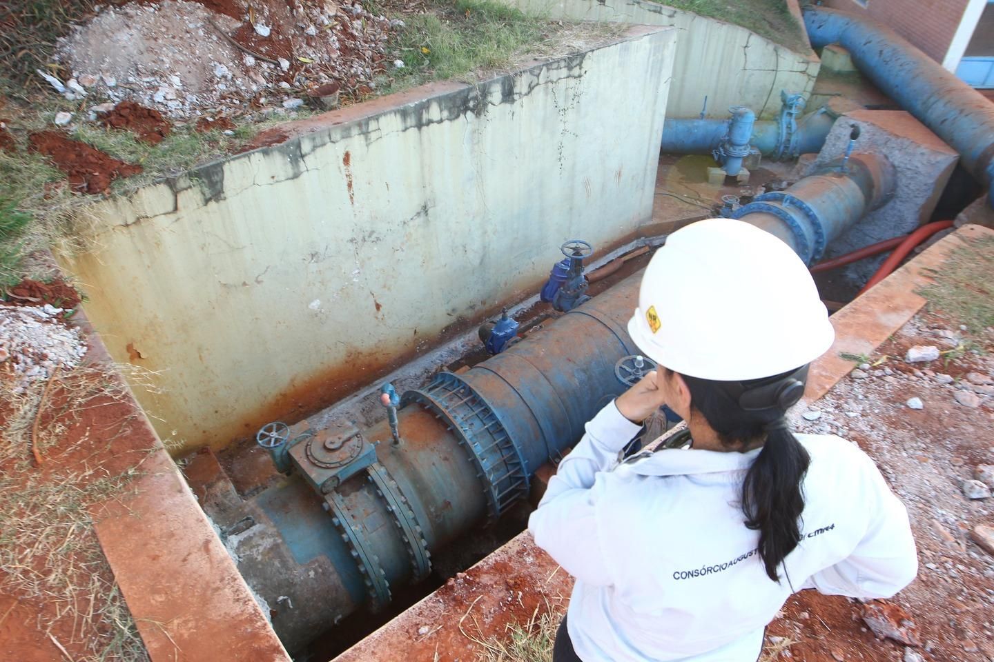 Modernização de adutora no bairro Santo Antônio já tem 50% de obra