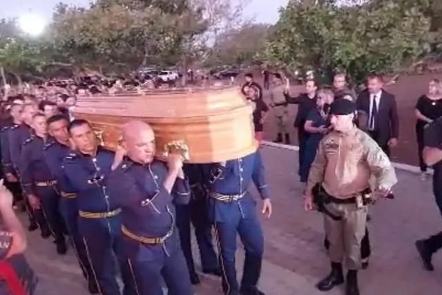 PM Wesley Goés é enterrado com homenagens na Bahia