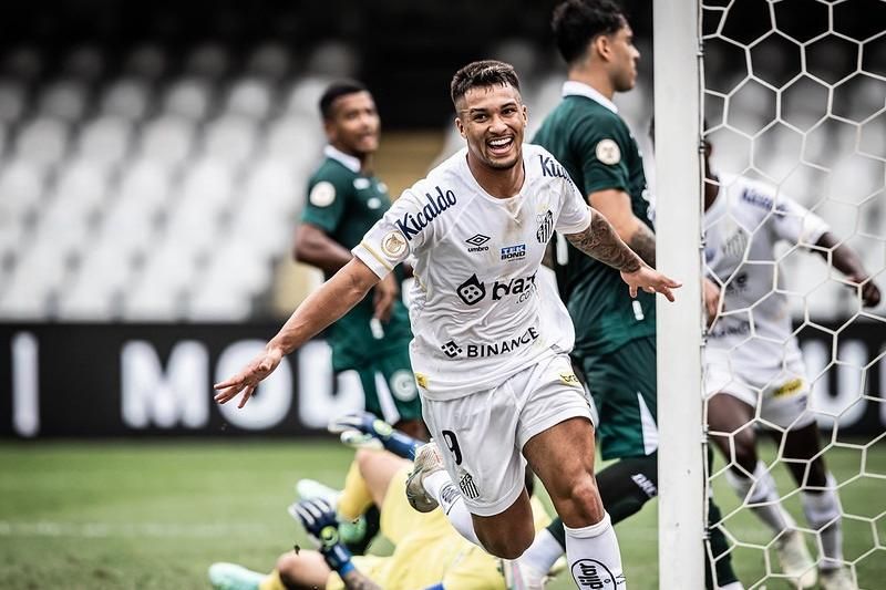 JOGO DE FUTEBOL COM PÊNALTIS  Jogando em Família 