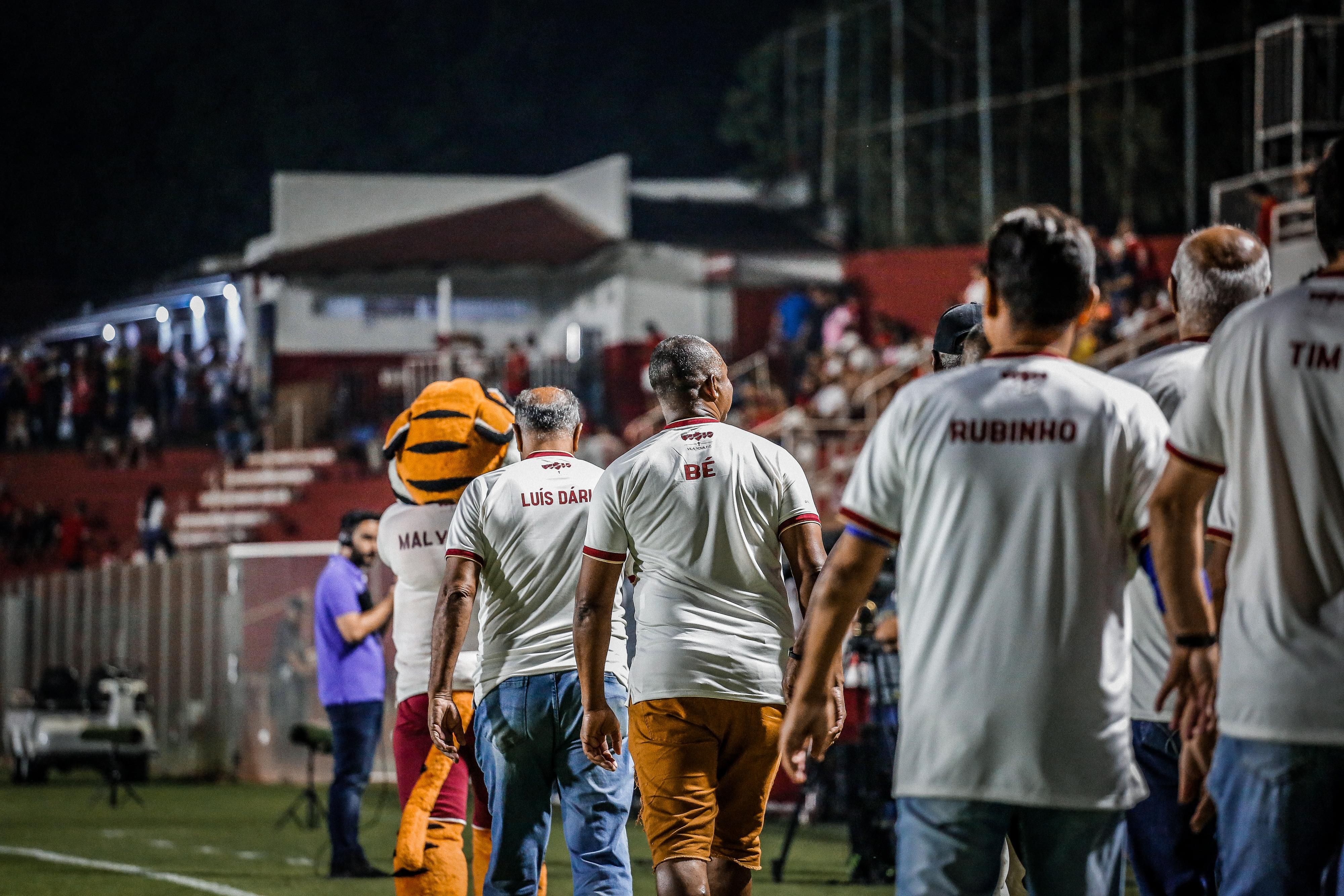 Ex-jogadores do Criciúma prestam homenagem ao goleiro Alexandre