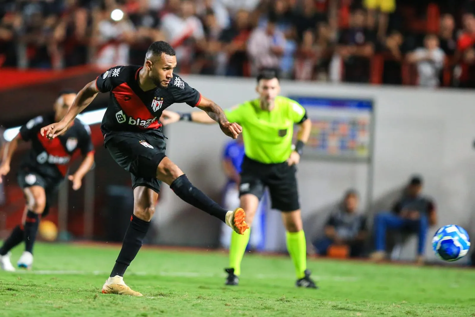 CBF marca data para Sport x Vila Nova, jogo atrasado da 2° rodada da Série  B - Esporte Goiano