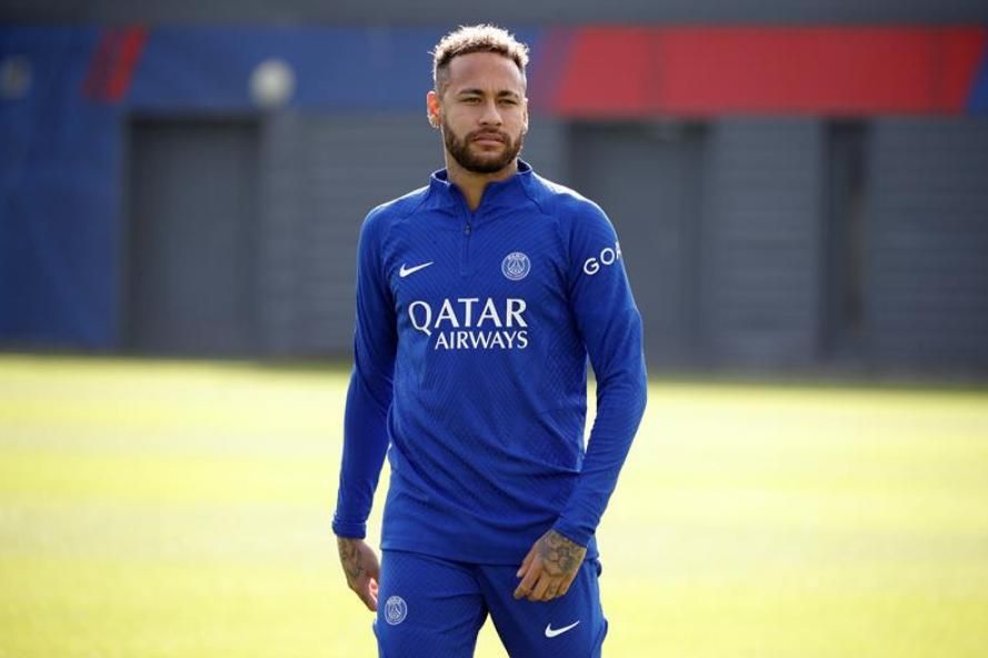 Com Neymar e Mbappé, PSG lança novo uniforme de visitante