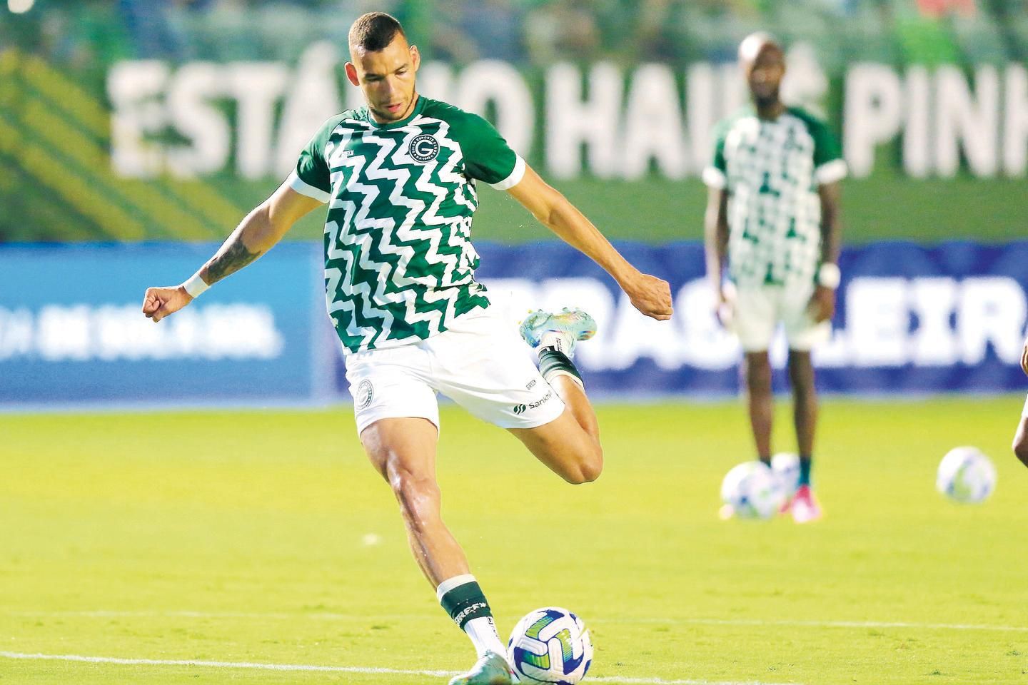 Goiás tem dois desfalques para jogo contra o Botafogo pelo Campeonato  Brasileiro - Fogo na Rede