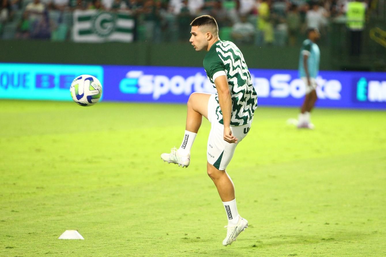 Goiás tem dois desfalques para jogo contra o Botafogo pelo Campeonato  Brasileiro - Fogo na Rede