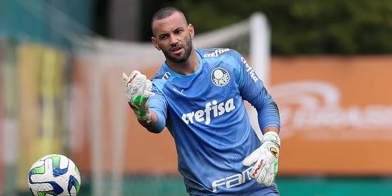 Palmeiras feminino joga por empate contra Santos por título paulista