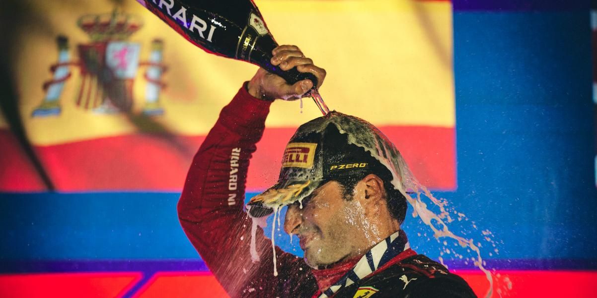 Sainz desbanca Red Bull e vence GP da Singapura; Hamilton vai ao