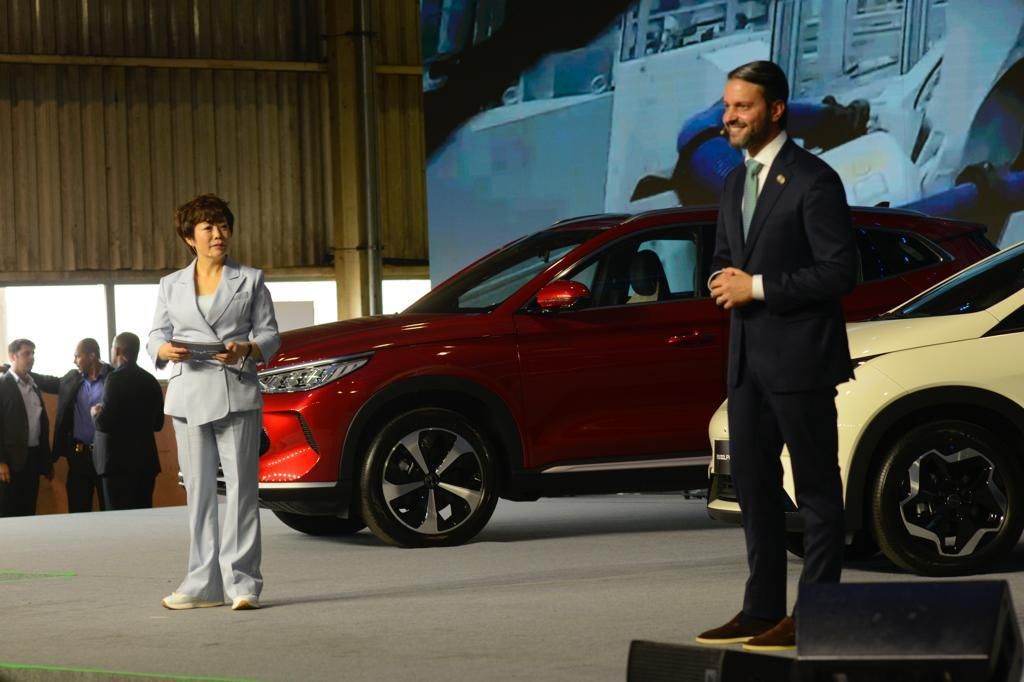 Carro elétrico da Chevrolet começa a ser vendido em outubro no Brasil