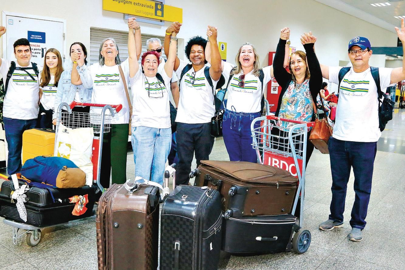 Centenas de pessoas fazem ato no Rio de Janeiro em defesa de Israel