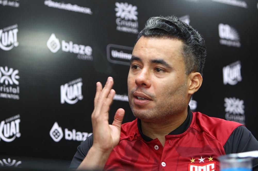 Shaylon enaltece time do Atlético-GO na Série B: “diferencial é o