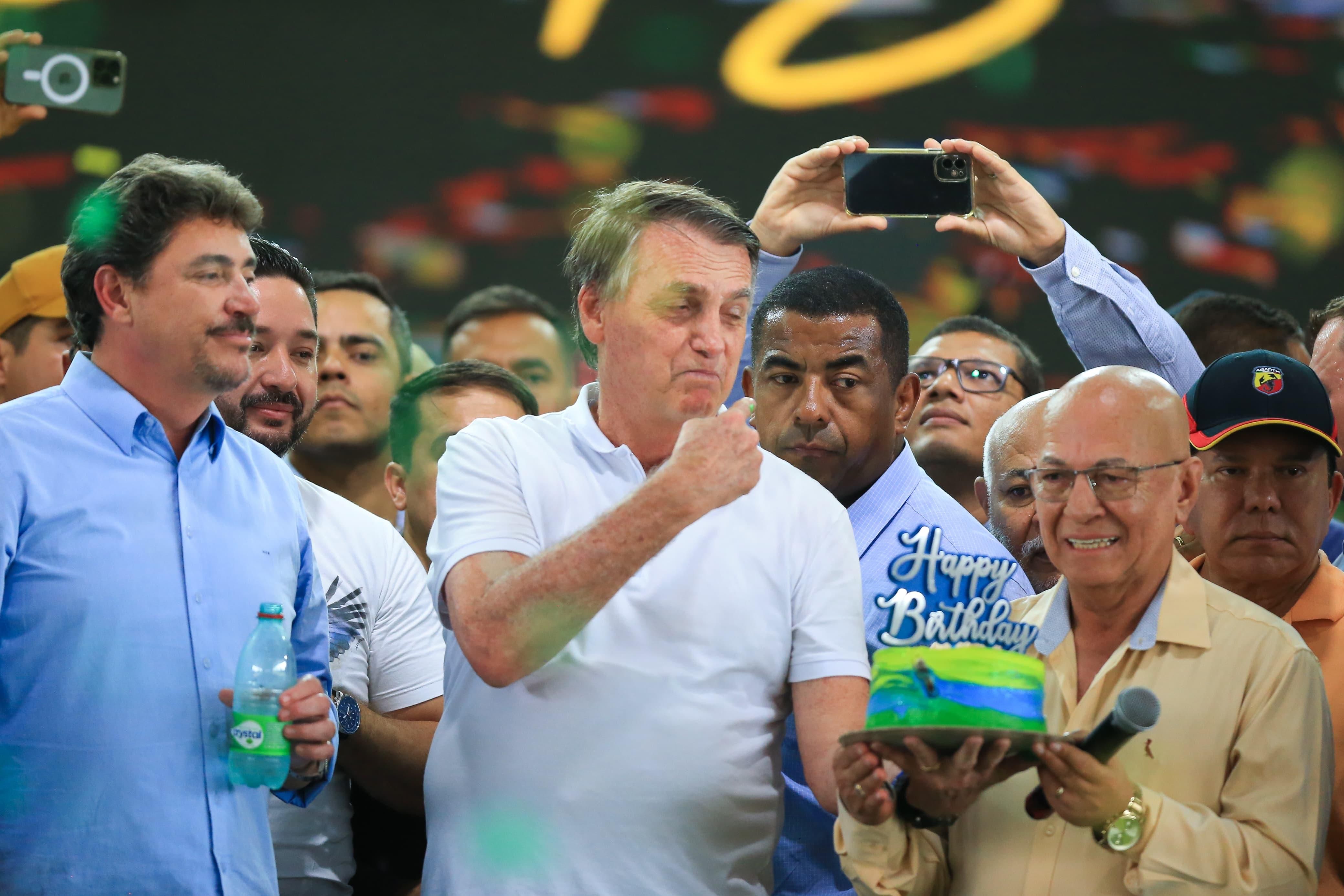 Fotos! Filha de Bolsonaro faz aniversário e ganha festa, Comportamento