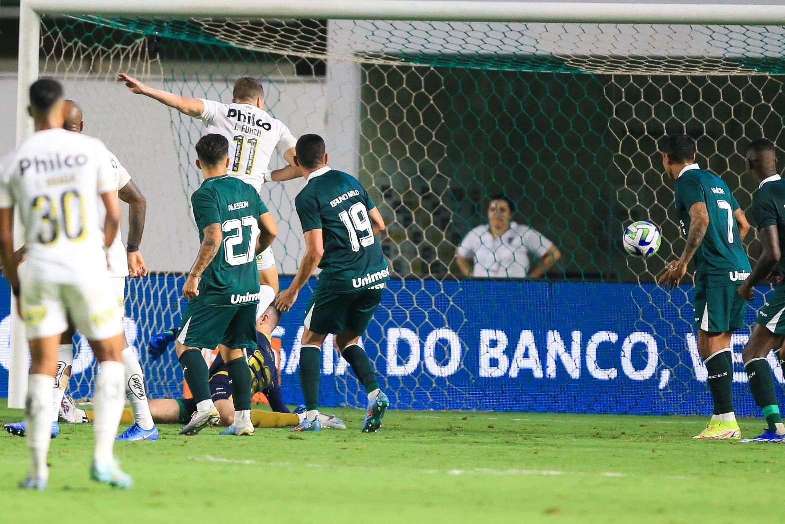 Cruzeiro tem gol anulado no fim e empata com o Bahia em jogo de