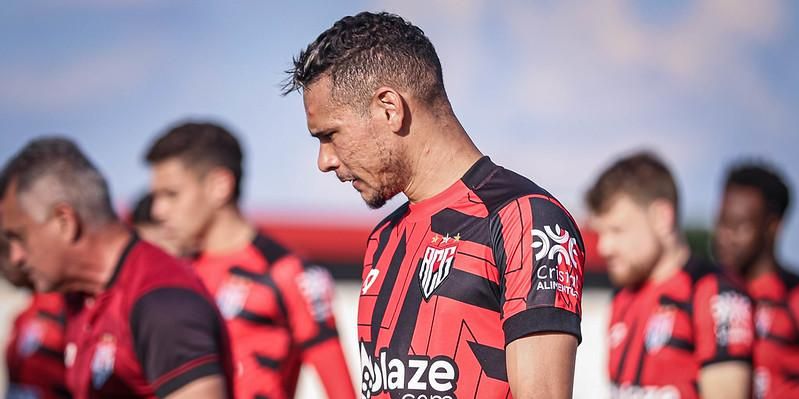 Técnico do Goiás diz que equipe merecia resultado melhor contra Corinthians